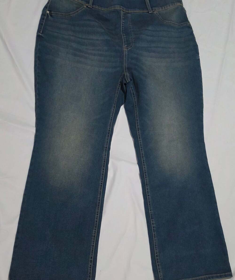 Terra & Sky Women's Plus Size High Rise Bootcut Jeggings 2X